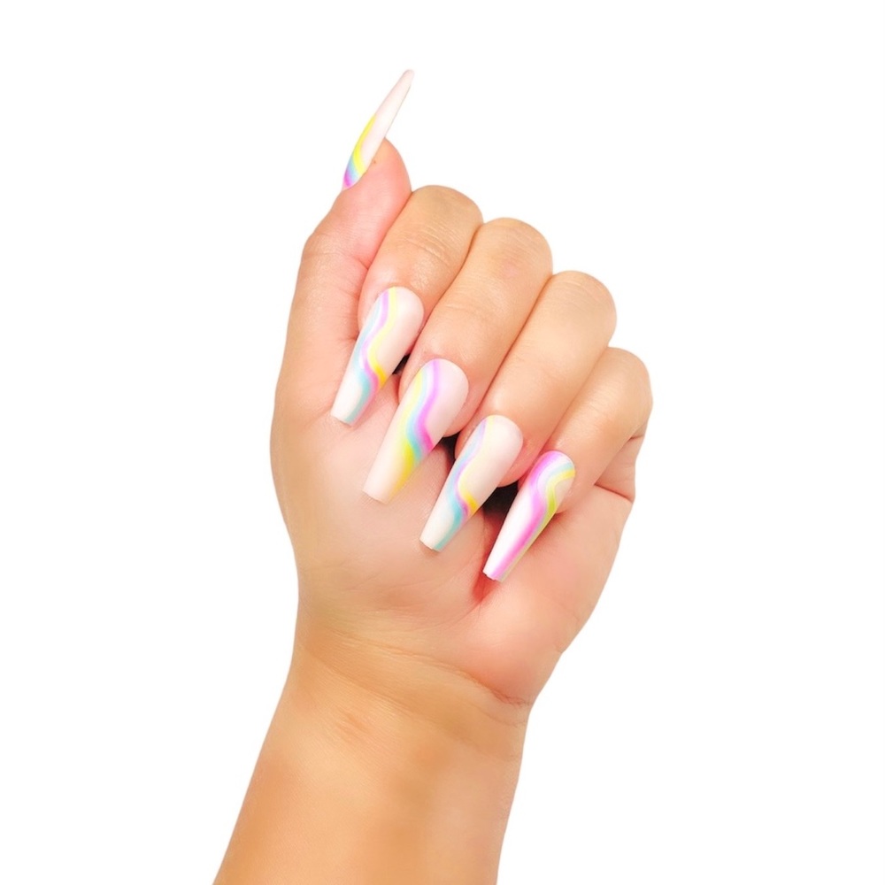 Fullcolor long coffe nails.